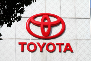 丰田将向美国工厂投资10亿美元 扩充纯电及混动车型产能