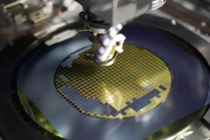 马斯克将斥资30亿美元建研究型芯片工厂